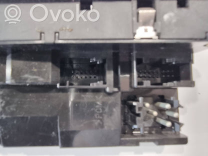 Window lift control switch(es)
