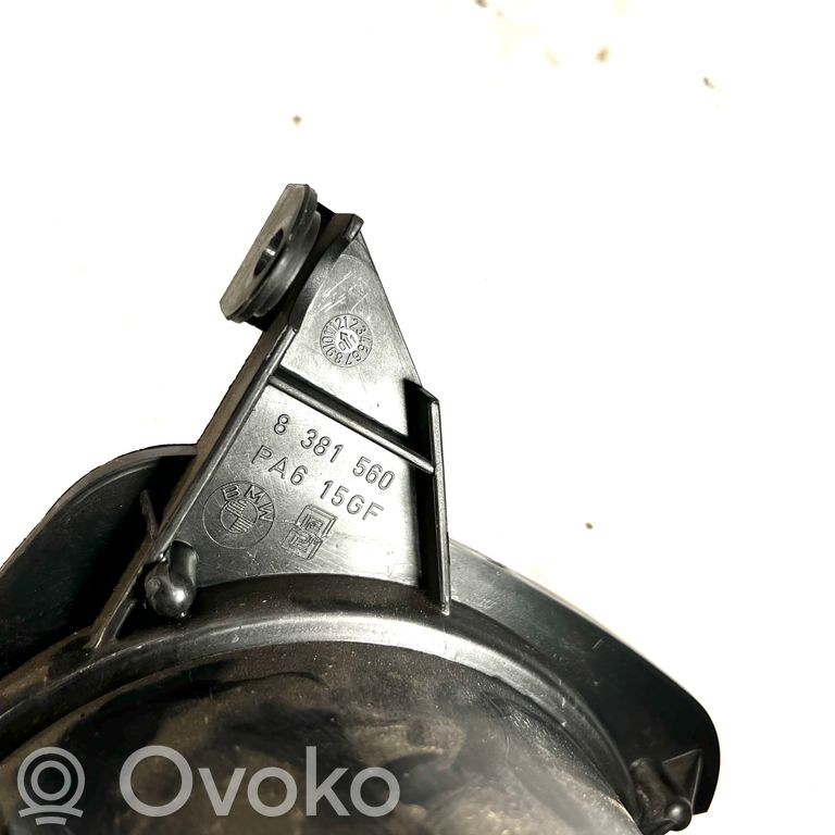 Speaker(s) in the rear window