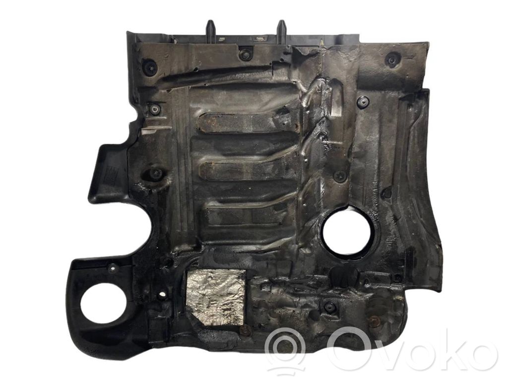 Dzinēja pārsegs (dekoratīva apdare)