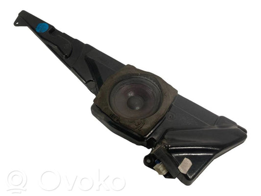 Динамик(и) в передней двери