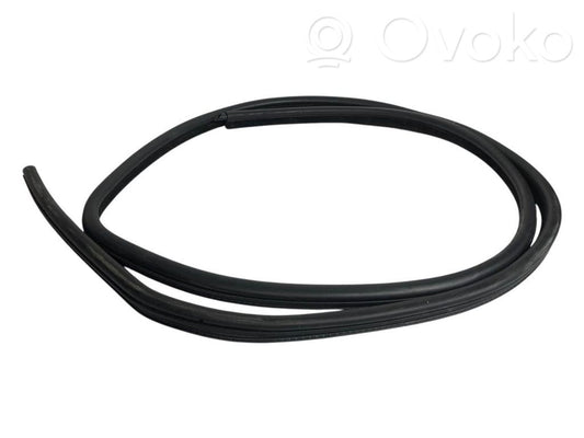 Priekšpusē apdares gumija (virsbūvē)