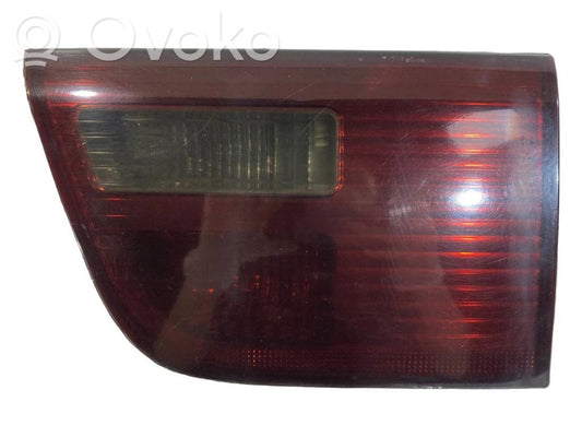 Aizmugurējais lukturis pārsegā