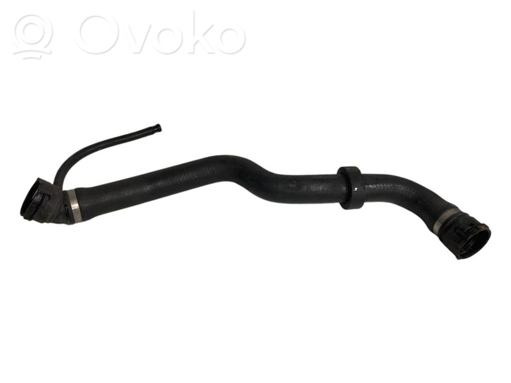 Caurulīte (-es) / šļūtene (-es)