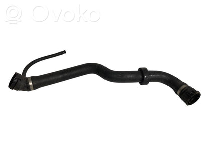 Caurulīte (-es) / šļūtene (-es)