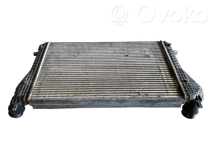 Starpdzesētāja radiators