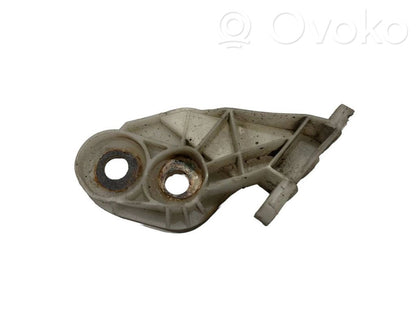 Priekšpusē bampera turētājs