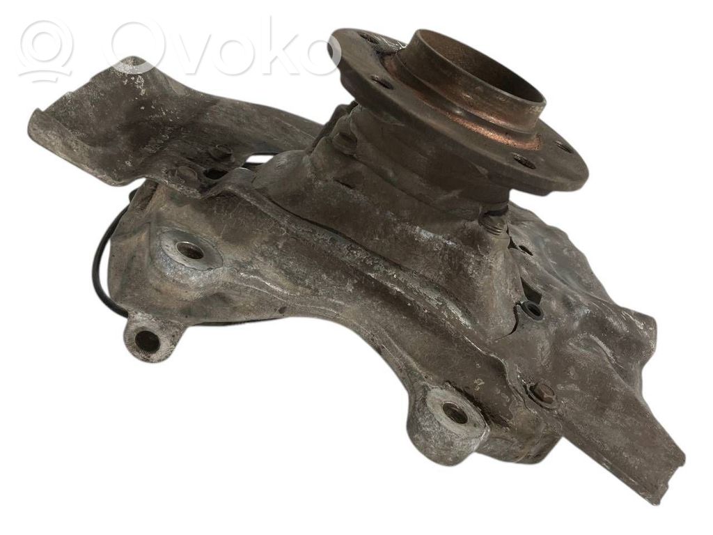 Priekšējā riteņa rumbas vārpstas šarnīrs (stupica, capfa)