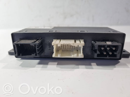Durvju vadības bloks
