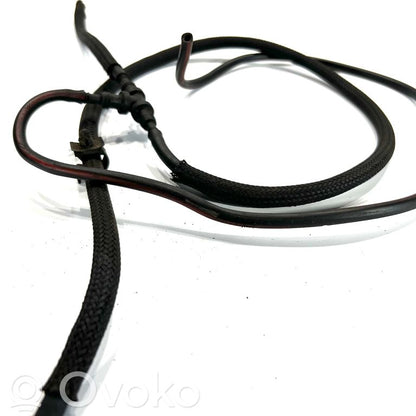 Caurulīte (-es) / šļūtene (-es)