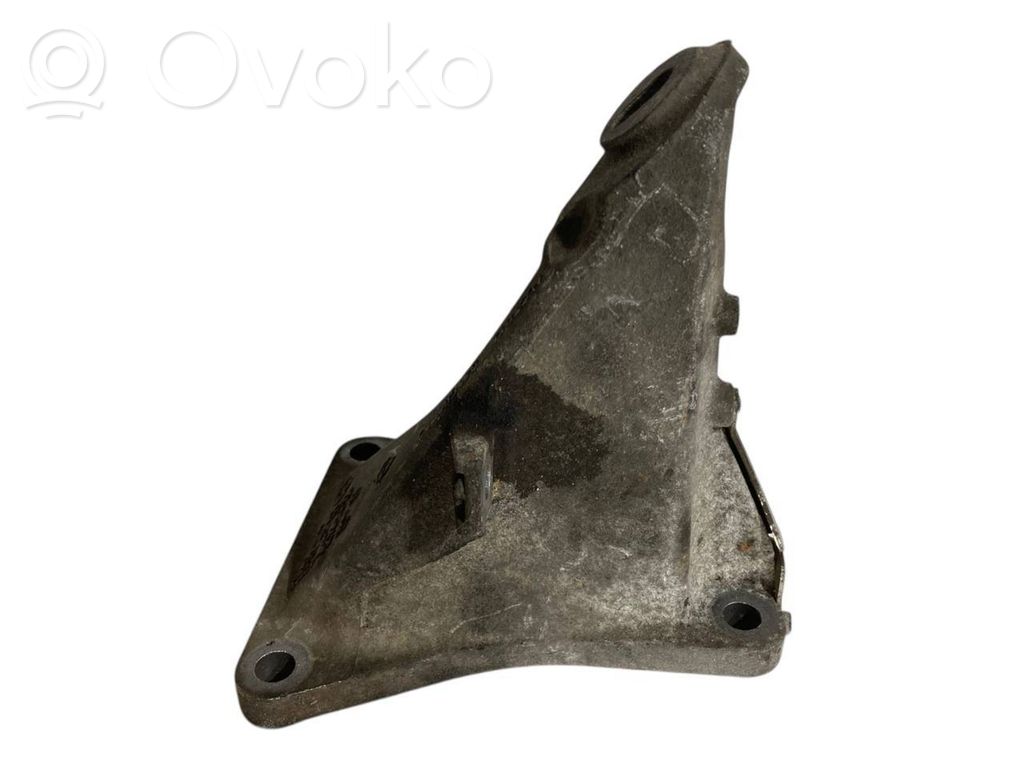 Кронштейн крепления двигателя