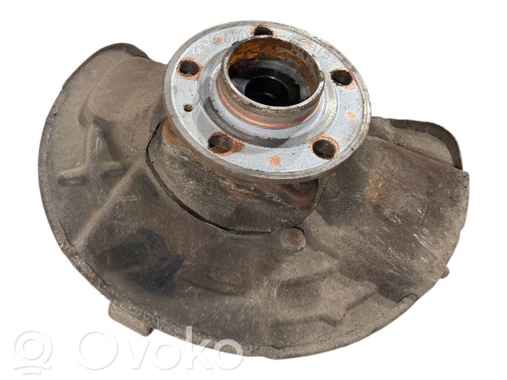 Priekšējā riteņa rumbas vārpstas šarnīrs (stupica, capfa)