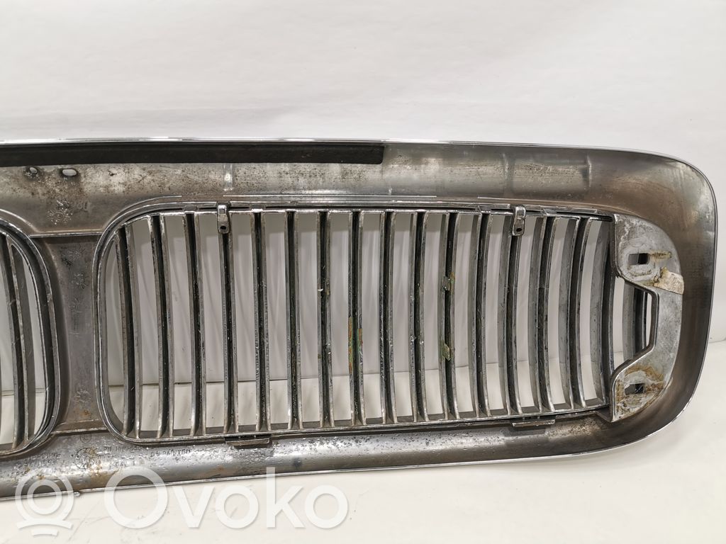 Priekšējais režģis