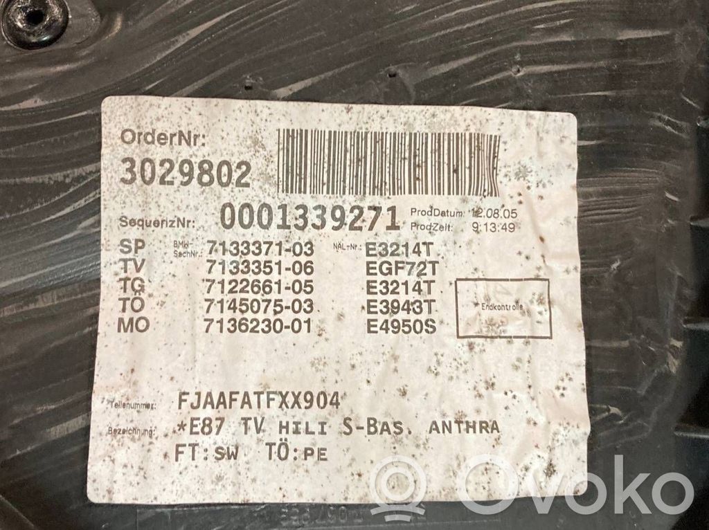 Apšuvums aizmugurējām durvīm