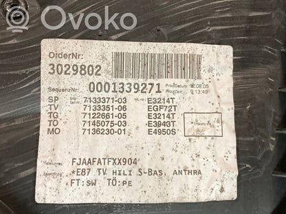 Apšuvums aizmugurējām durvīm