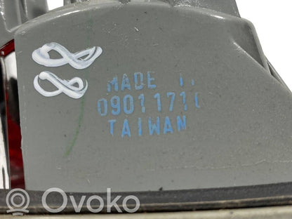 Aizmugurējais lukturis pārsegā