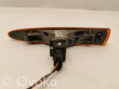 Wing turn signal light