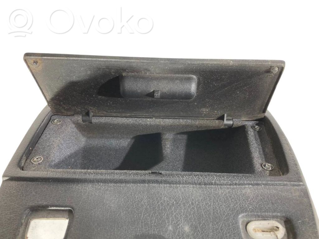 Front luggage compartment