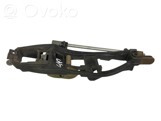 Aizmugurē turētājs / kronšteins ārējam atvēršanas rokturim