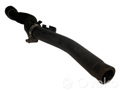 Caurulīte (-es) / šļūtene (-es)