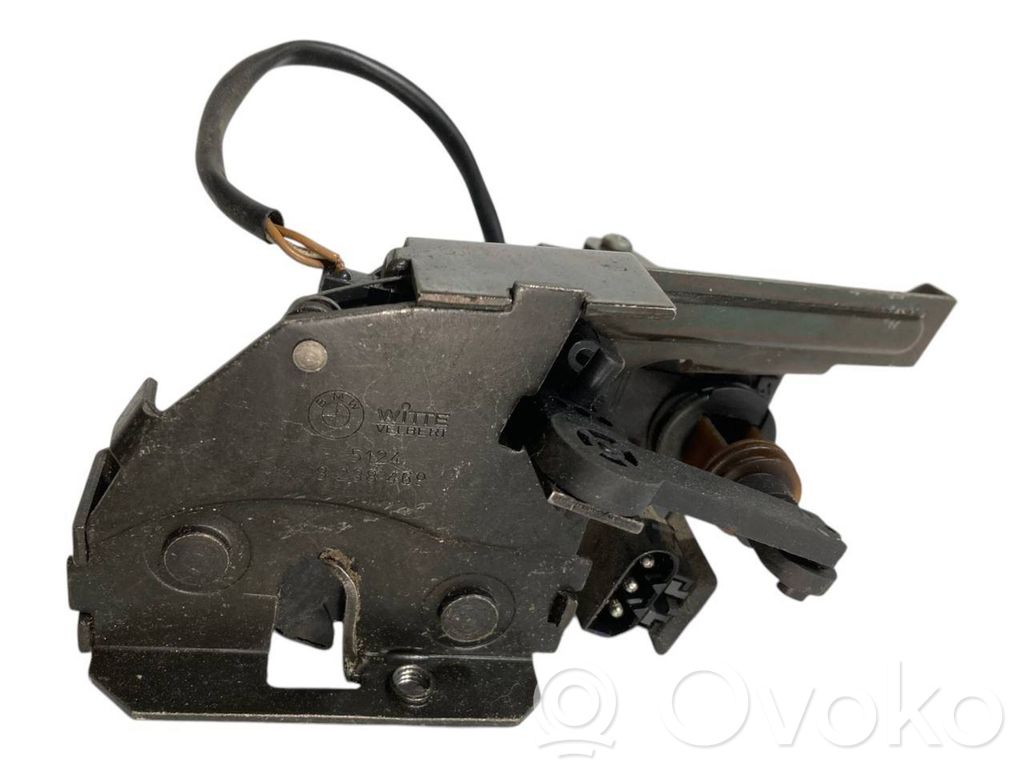 Aizmugurējā pārsega slēdzene