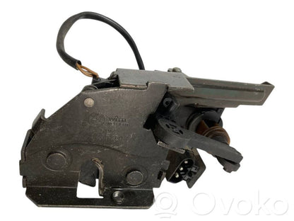 Aizmugurējā pārsega slēdzene