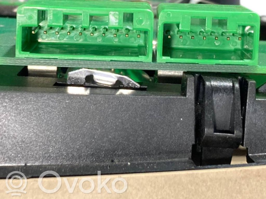 Atpakaļskata spogulis (salonā)