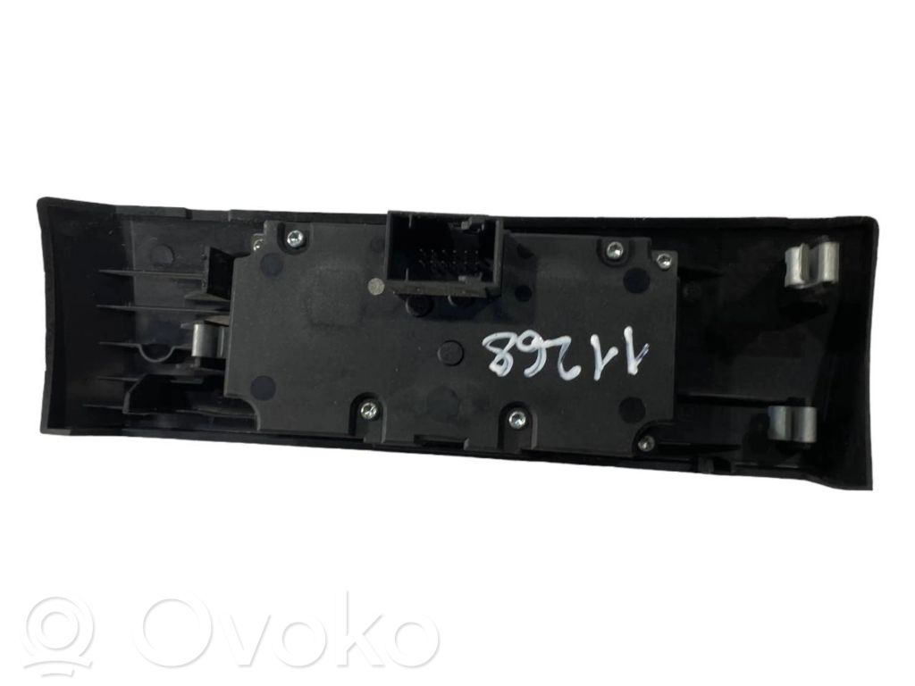 Headlight switch