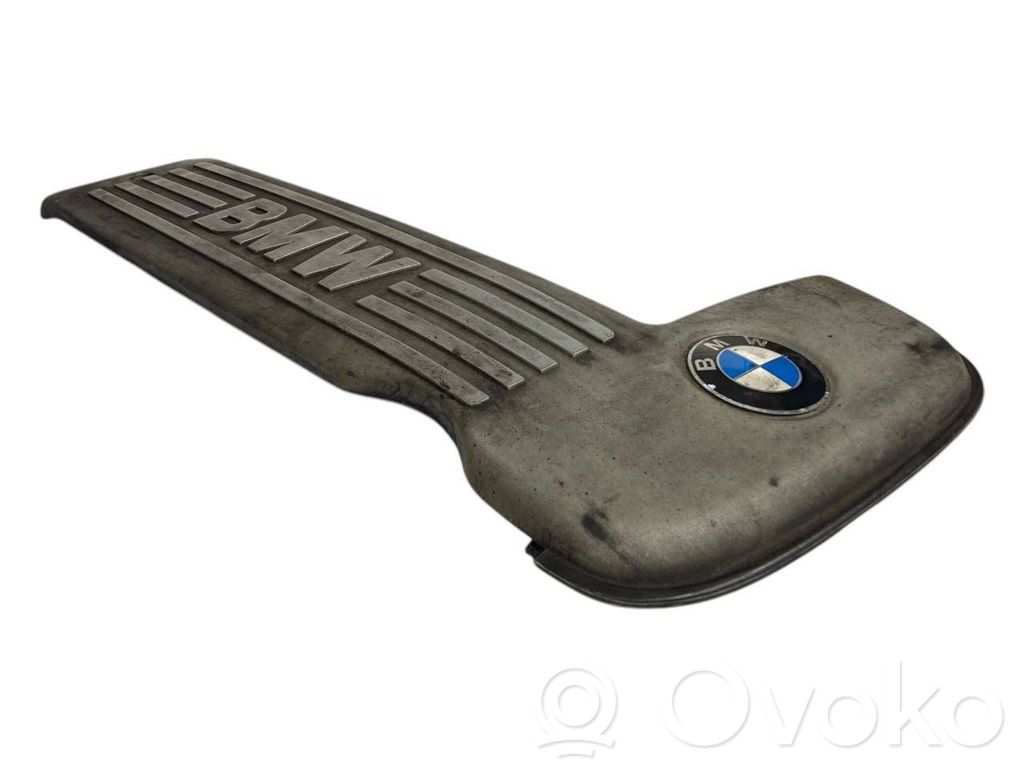 Крышка двигателя (декоративная отделка)