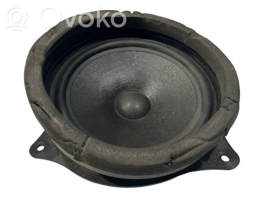 Динамик(и) в задней двери