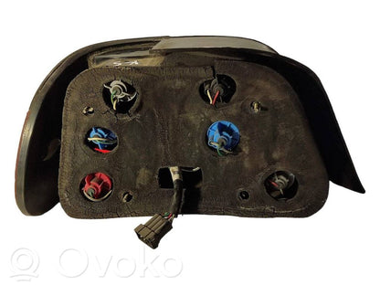 Aizmugurējais lukturis virsbūvē