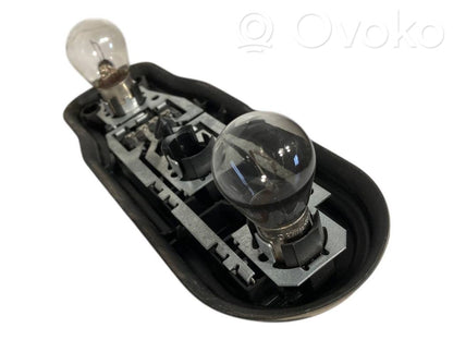 Держатель крышки заднего фонаря