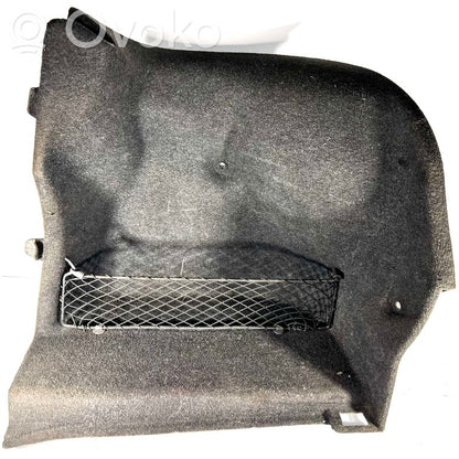 Bagāžnieka sānu apakšējās apdares panelis