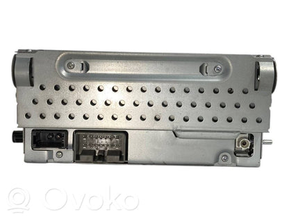 Radio / CD/DVD atskaņotājs / navigācija