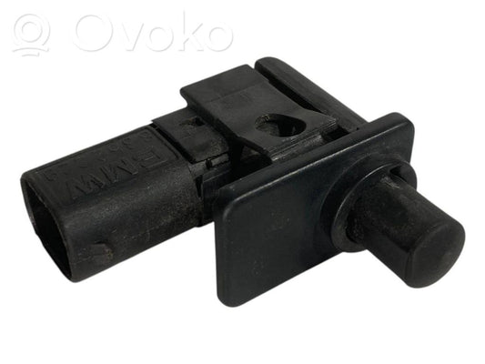 Bonnet opening/closing sensor