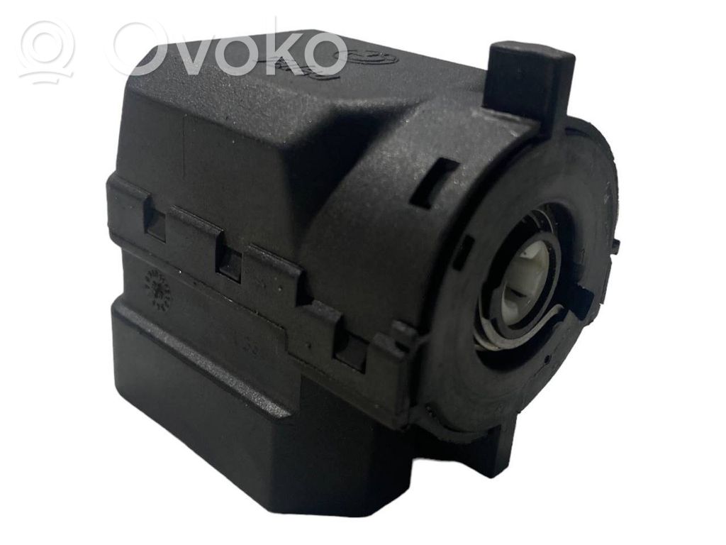 Aizdedzes slēdža kontakti