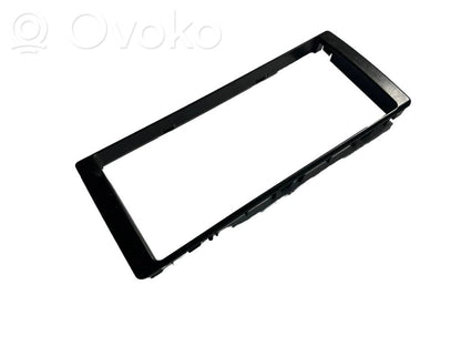 Radiouztvērēja / navigācija dekoratīvā apdare