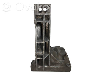 Dzinēja nostiprināšanas stiprinājums-kronšteins