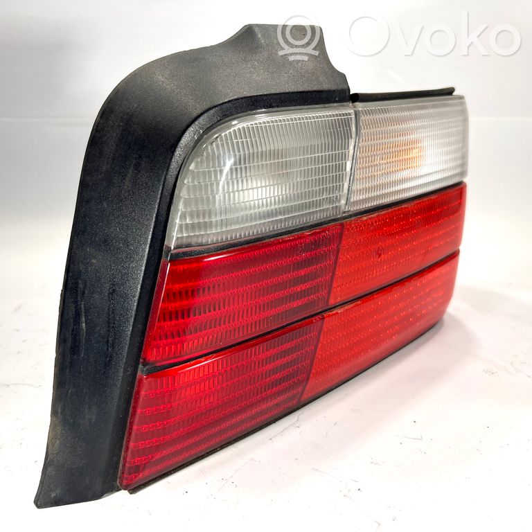 Aizmugurējo lukturu komplekts