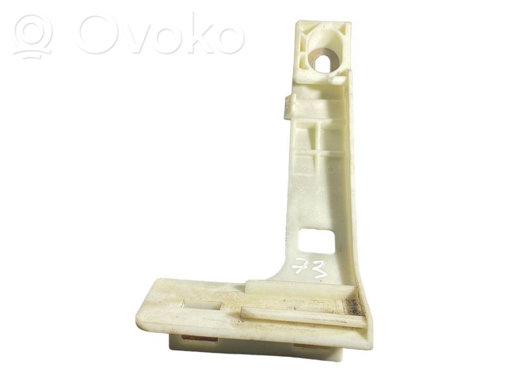 Akseleratora pedāļa turētājs