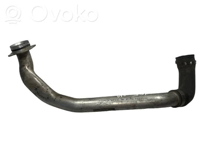 Caurulīte (-es) / šļūtene (-es)