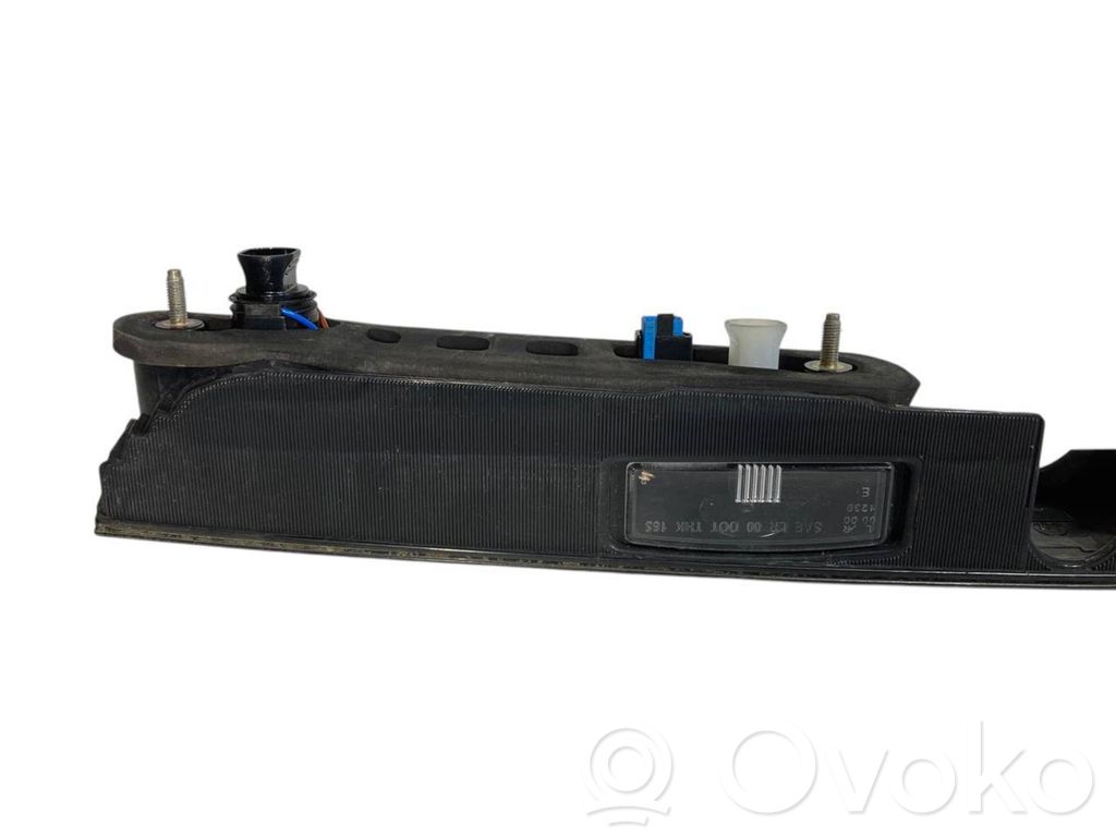 Полоса освещения номерного знака багажника