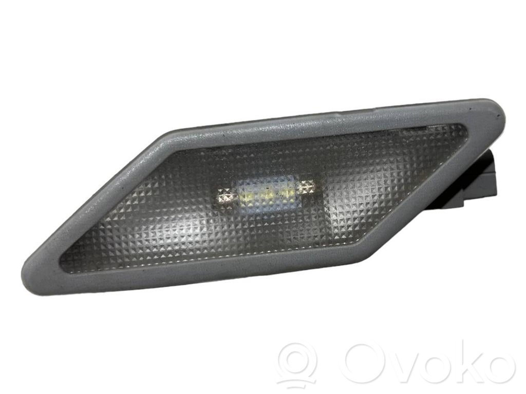 Aizmugurējo vietu apgaismojums