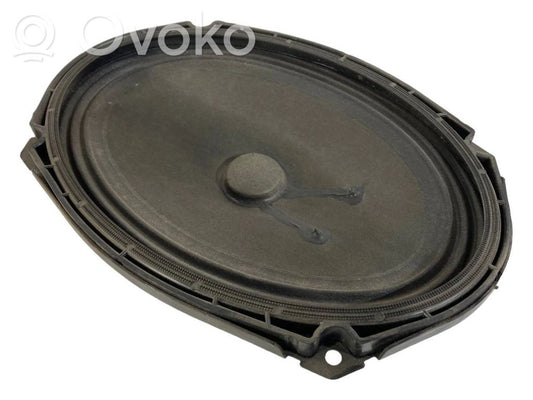 Speaker(s) in the rear window