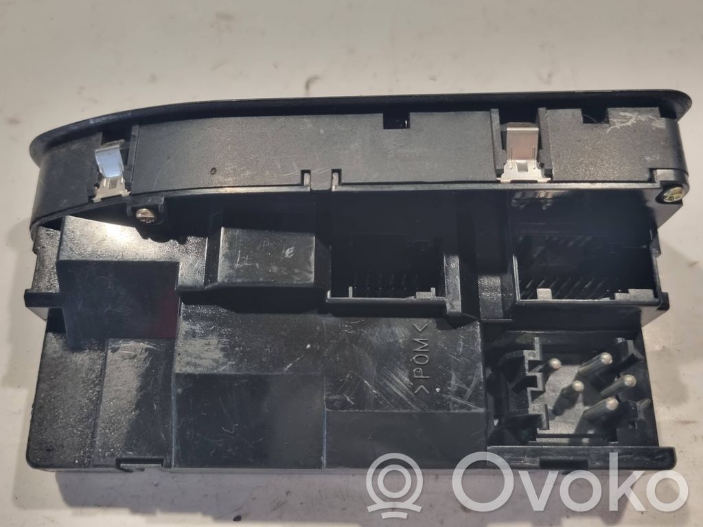 Logu pacēlāju vadības slēdzis (-dži)