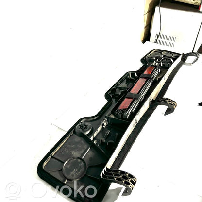 Другой тип декоративной отделки багажника