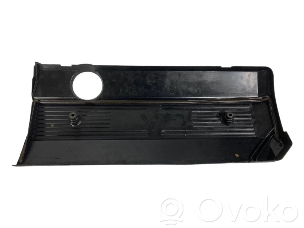 Engine cover (decorative trim)