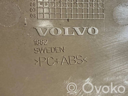 Augšējā dekoratīvā apdare (pie loga)