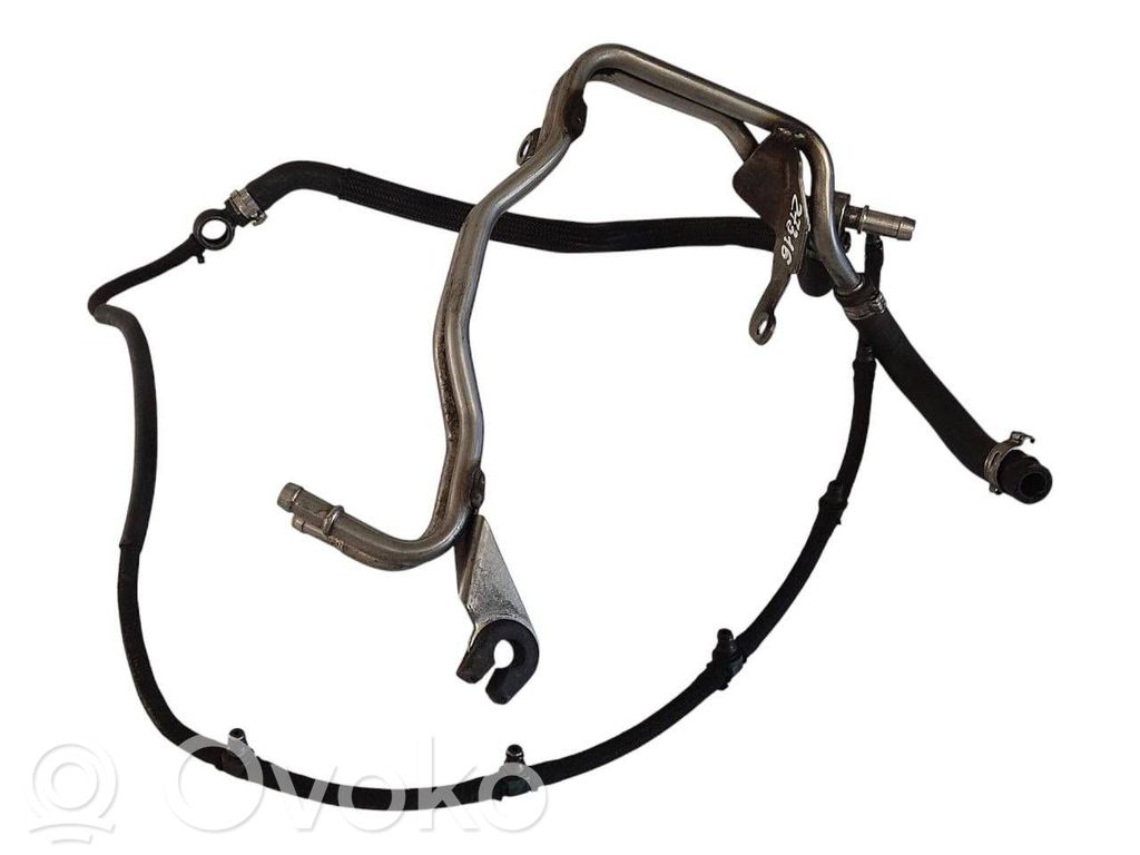 Degvielas atplūdes caurule