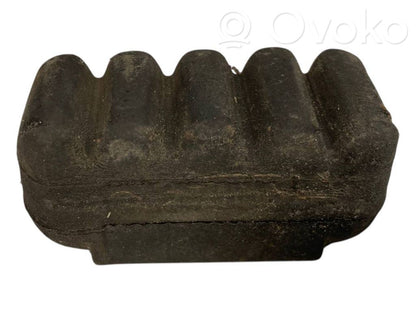 Radiator(s) holder/bracket