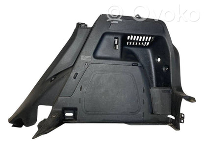 Bagāžnieka sānu apakšējās apdares panelis